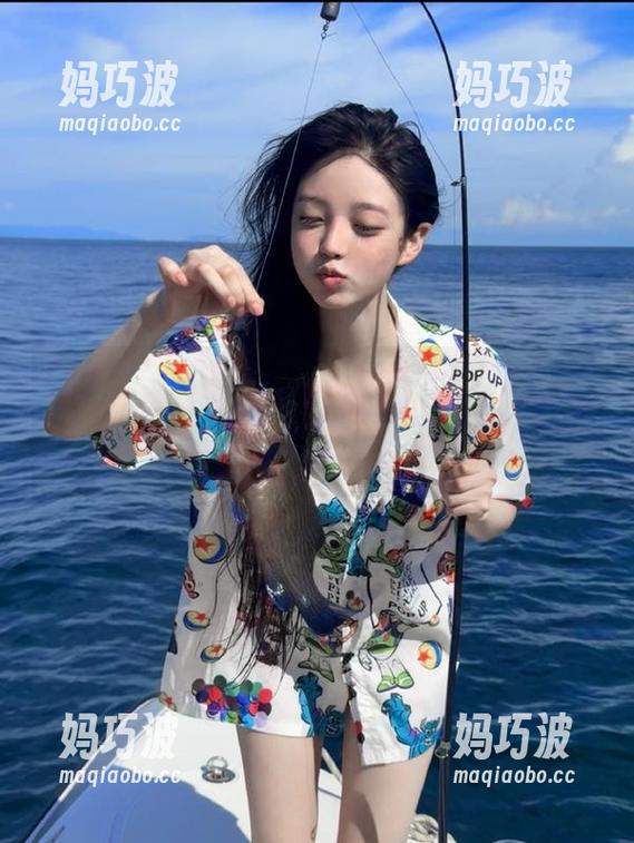 观看“177.sk”，就像在品尝半熟的烧烤，外焦里嫩，咬下去却有些干。