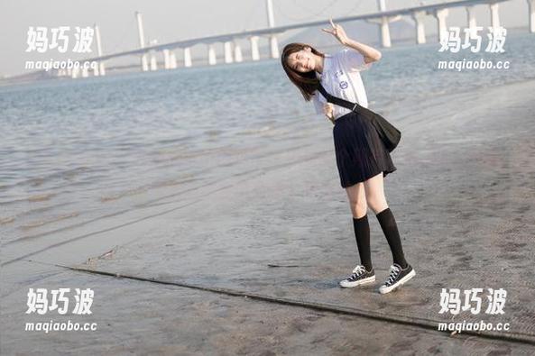 上“51cgfun网页”，心里那个期待再加点盐，想着今天能不能给我来个刺激的瓜！