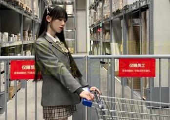 被51cg吃瓜网的链接吸引,心想着这瓜今天会不会砸到我?