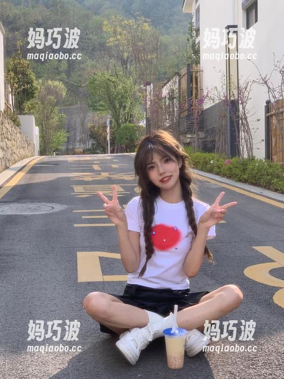 爬进51吃瓜论坛的入口，在线众生相，偶尔感觉自己像是静观其变的旁观者。