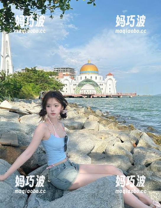 瓜田里的学生们，快来51吃瓜网，永不迷路，校园大瓜简直不要太好吃！