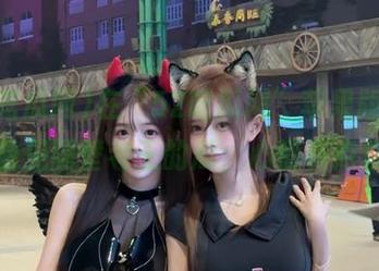 在“52吃瓜网”苹果版上，意外看见隔壁老王的瓜，心情有点复杂。
