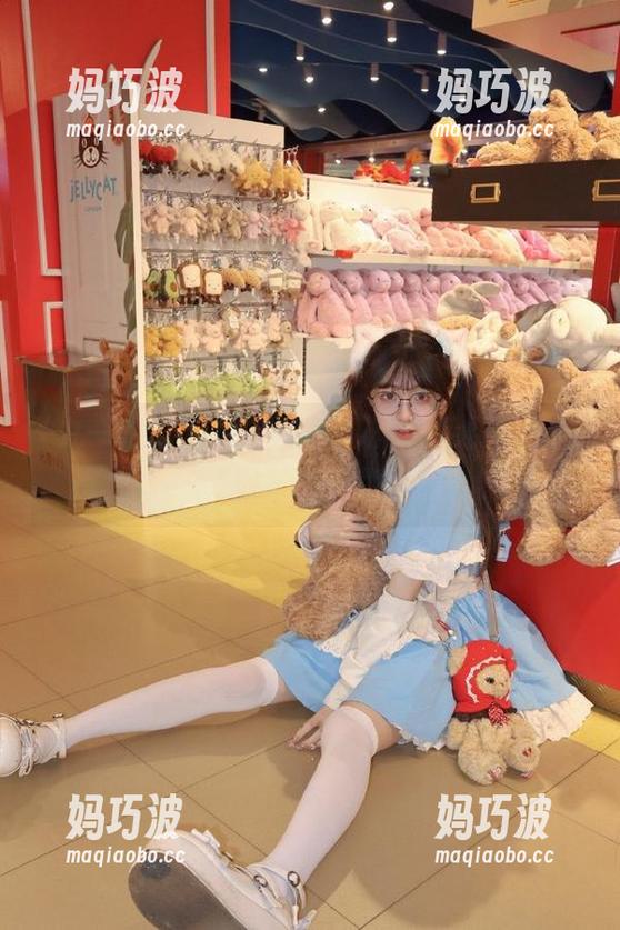 在九一吃瓜网，免费瓜多得像大葱，抓紧吧，不然我就先啃了！