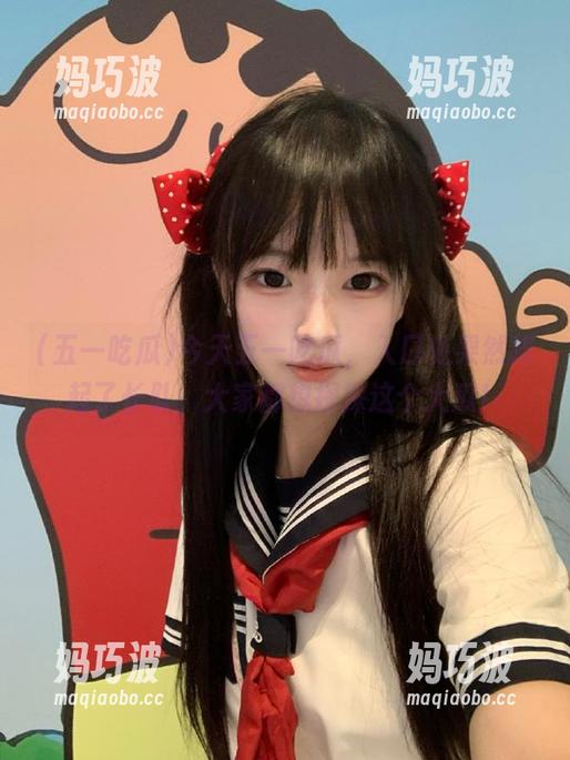 今天五一吃瓜，入口处果然排起了长队，大家都想探探这个大瓜！