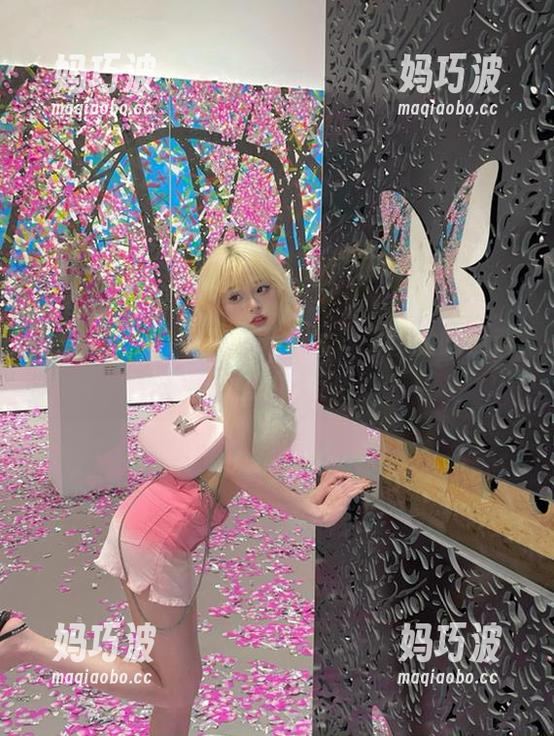 五一黑料 观看被五一黑料围攻的吃瓜群众们的神反应