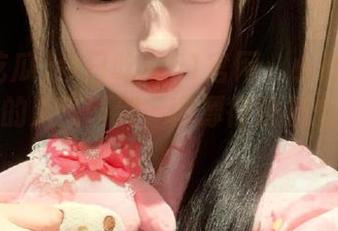 今日吃瓜51官网：小心别被这个大瓜的人气吓到，醇厚得像初恋的果汁！