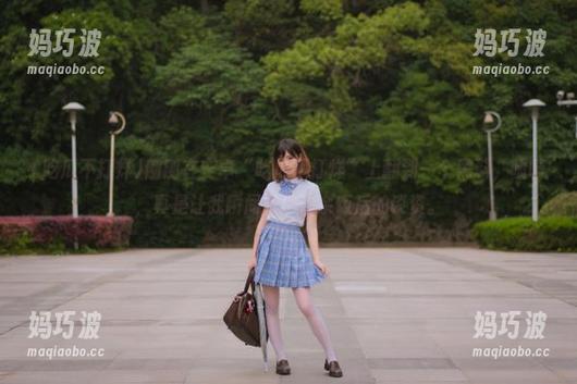 吃瓜不打烊 刚刚在安卓“吃瓜不打烊”上翻到一个黑料,啧啧,真是让我瞬间多了茶余饭后的谈资。