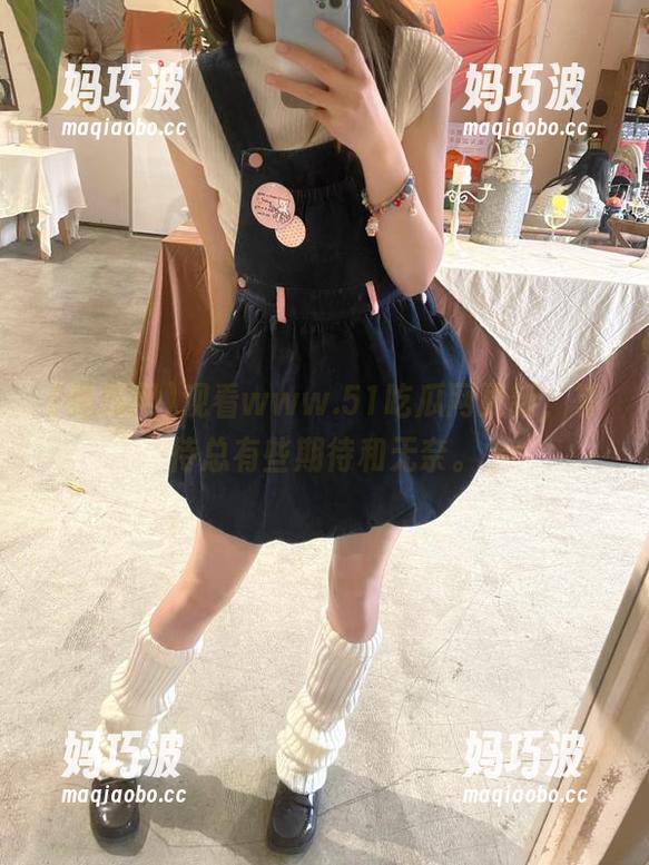 观看www.51吃瓜网更新，等待总有些期待和无奈。