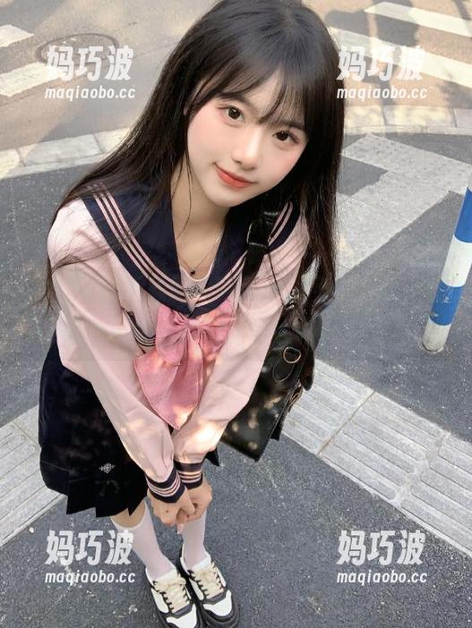 下载吃瓜网app，免费获取无底线八卦，操心只会让我更累…