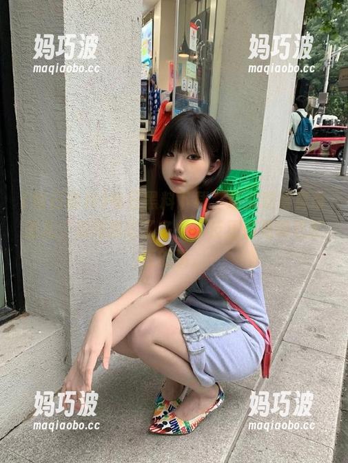 每日黑料 每日黑料下载,这瓜吃得真带劲儿,别问我吃了多少,反正都是嘴巴忙着的事。
