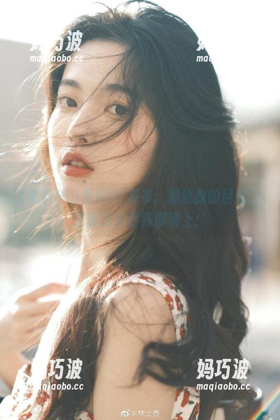 黑料91发布：别追我的目光，注意力转移到剧情上！