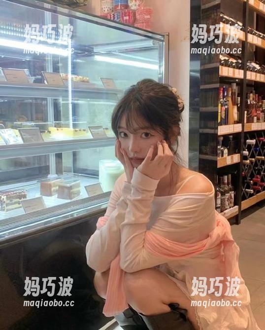 黑料不打烊 在线一探究竟,黑料不打烊tttzzz的入口仿佛在召唤我,我该不该进入?
