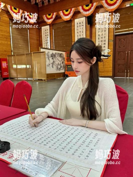 黑料吃瓜不打烊，网站里的爆料比春春的表情还要耐人寻味