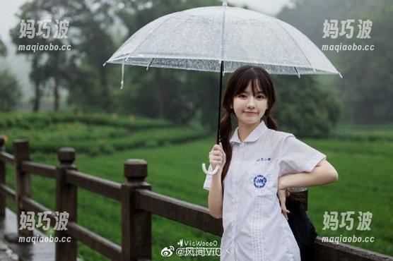 等等，观看“黑料在线”的时候又联想到了上次的那个……真奇妙。
