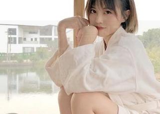好奇91黑料正能量网址地址里的“深水区”和“浅水区”？我在门口摇晃……