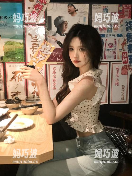 黑料正能量不打烊，网页如同夜市般热闹！