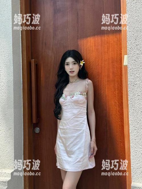大家快来，黑料社今天又分享了一个新门，瓜皮都快裂开了！