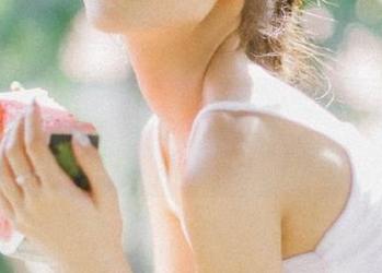 黑料社app的入口，真让我想是不是根本不适合我这种单纯的人。