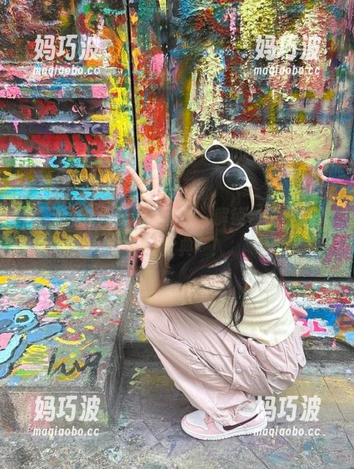 先登录黑料社，解锁各种“娱乐八卦宝典”！