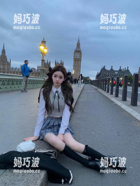 黑料网app今日黑料首页大放送，沐浴在八卦的阳光下！